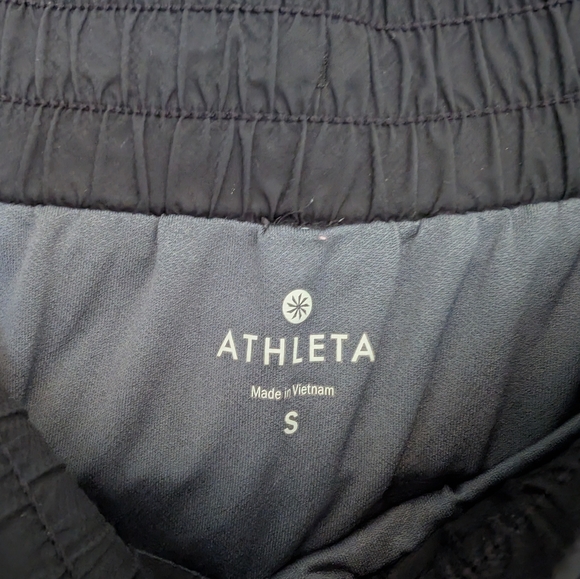 Athleta Shorts Size S - Picture 3 of 3